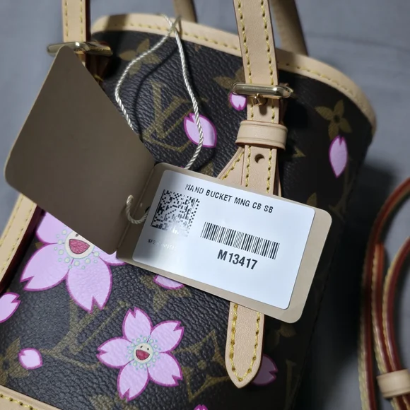 Louis Vuitton x Takashi Murakami Cherry Blossom Nano Bucket w/ Key pouch - Picture 9 of 11